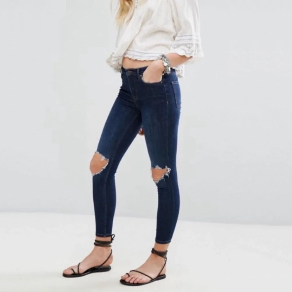 NWT Free People High Rise Busted Knee Skinny Jeans